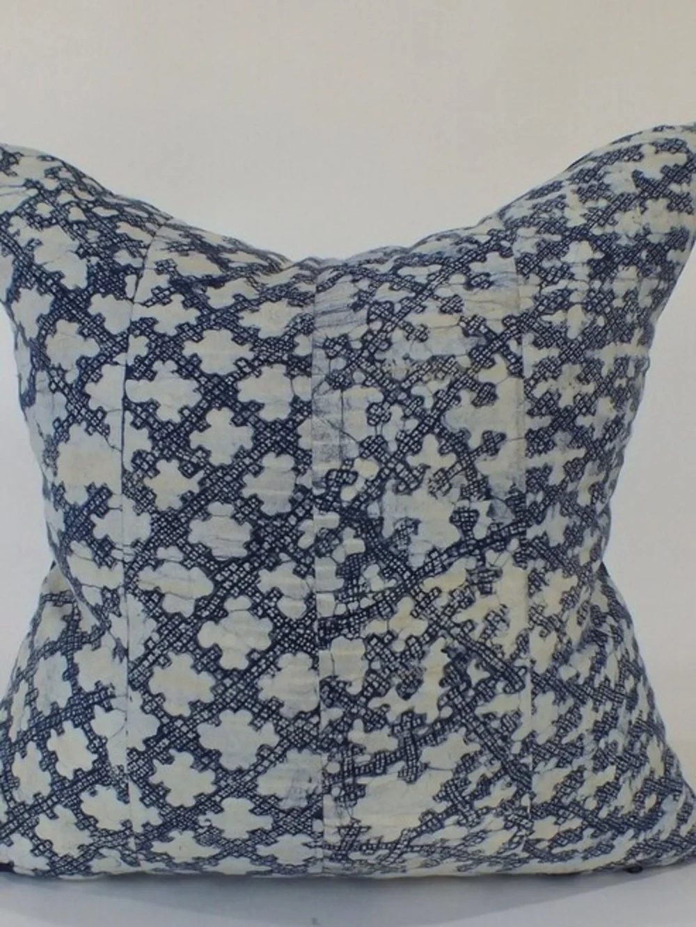 Width: 18 in, Length: 18 in